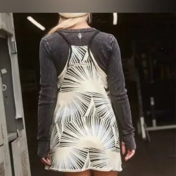 FREE PEOPLEE MOVEMENT Hot Shot Printed‎ Sunrise Geo Combo Mini Dress Size XS NWT - Picture 3 of 10
